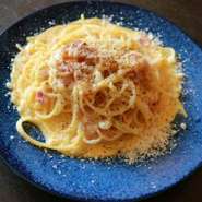 不動の人気！
お子様も食べやすいベーコンたっぷりのカルボナーラです！