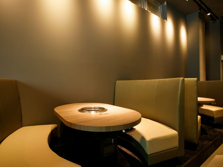 子ども連れもゆったりと過ごせるボックス席