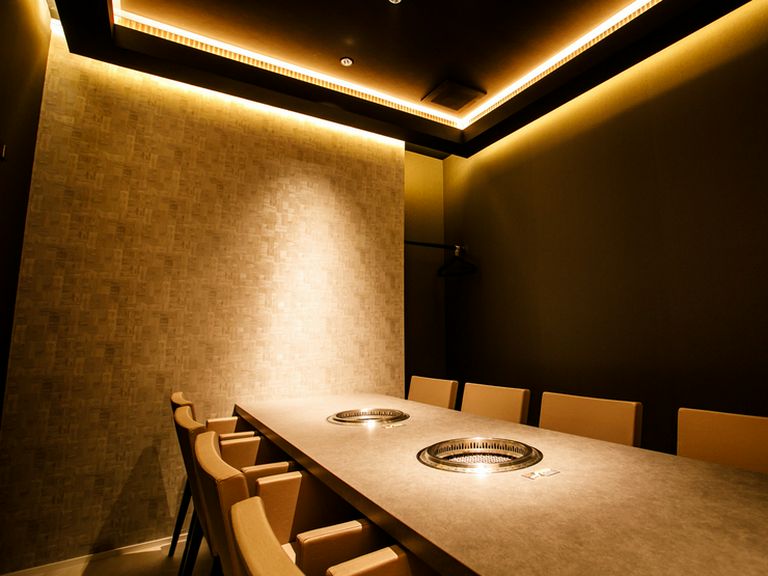 ビジネスシーンにも活躍してくれる個室空間