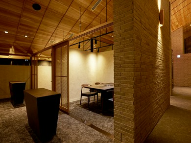 少人数でご利用いただける個室も完備