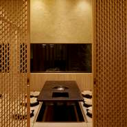 店内にはさまざまな個室が用意されています。接待や顔合わせなどの改まった場はもちろん、家族のお祝い事や子供連れでの外食などにも最適です。雰囲気の良い上質な空間で、特別なひとときを過ごせます。