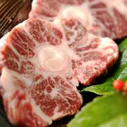 極上シャトーブリアン　5,500円
極上ロース　3,850円
極上ヒレ　3,850円
極上カルビ　3,850円
極上ハラミ　3,080円
極上エイジングロース　3,300円
本日の霜降り部位　1,980円
本日の赤身部位　1,980円