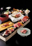 本家限定。厳選飛騨牛のおすすめがそろい踏みした
味もボリュームも納得いただけるコースです。