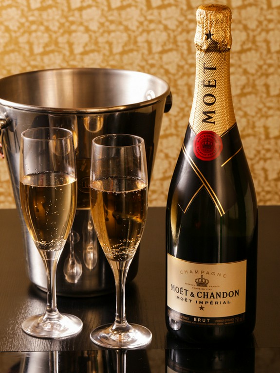 ドリンクは、肉と相性が良いものがラインナップ