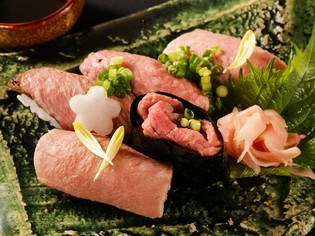 飛騨牛をさまざまな形で堪能できる『飛騨牛　寿司　五種盛り』
