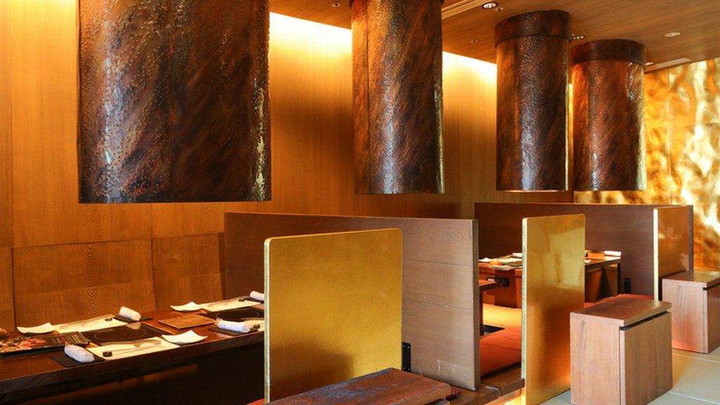 人数に合わせて利用できる、ゆったりとした掘りごたつ席