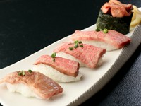 ユッケ軍艦
トロにぎり
炙りトロにぎり
炙りにぎり
赤身にぎり


