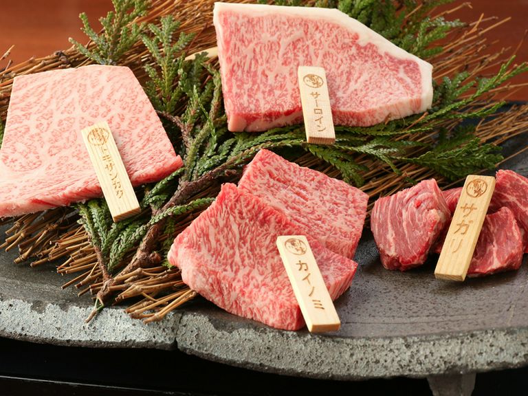飛騨牛のなめらかな食感を堪能できる『最とびスペシャル盛り（二〜三人前）』