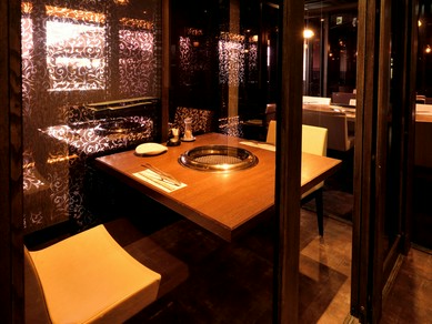 特別な日のデートに相応しい、洗練されたモダンなつくり