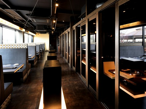 スペースにゆとりがあり、開放感のある2階席