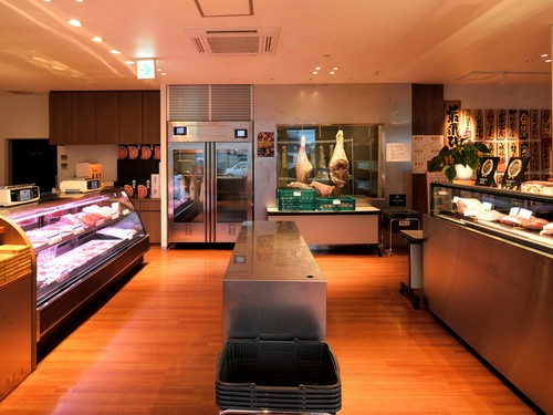 1階にはマルシェがあり、購入も可能