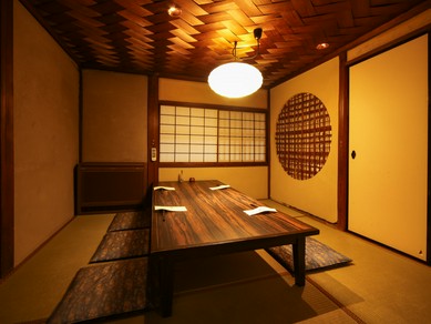 プライベートな時間をゆったりと過ごせる、和の個室空間
