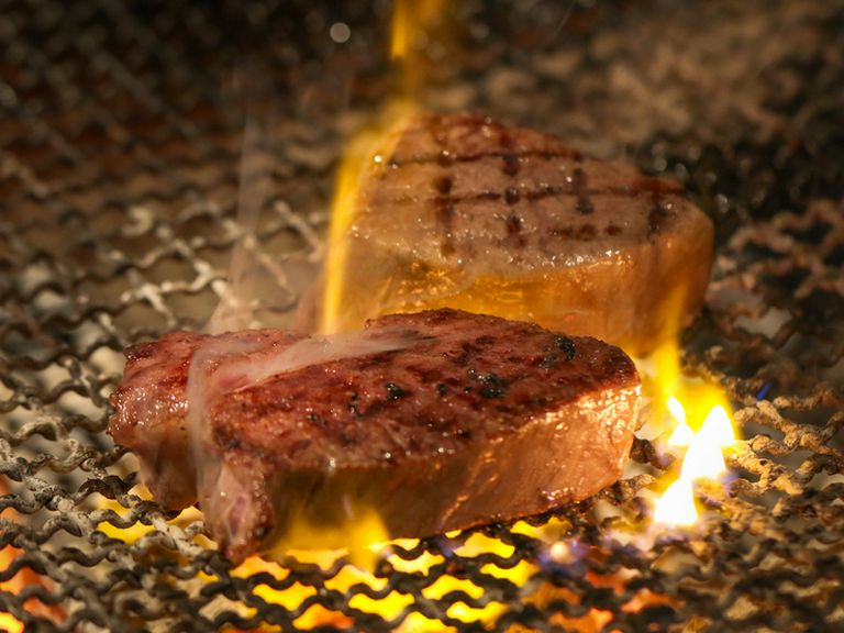 職人技で抜群の火入れ。美味しい飛騨牛を一層美味しく