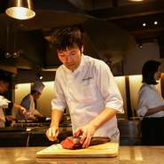 もてなしの心を感じさせる、美味しい料理と居心地の良い空間