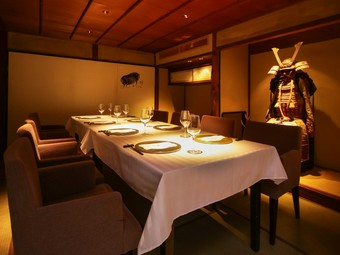 木の温もりが心地良く、ゆったりと寛げるのは古民家ならでは