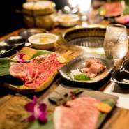 個室があるので、語り合いたい“肉食女子会”にもピッタリ。他人に聞かれたくない恋バナや悩み相談も、周囲を気にせず語り合えます。低糖質・高たんぱくな赤身肉も充実。たくさん食べて飲んで語って楽しめます。