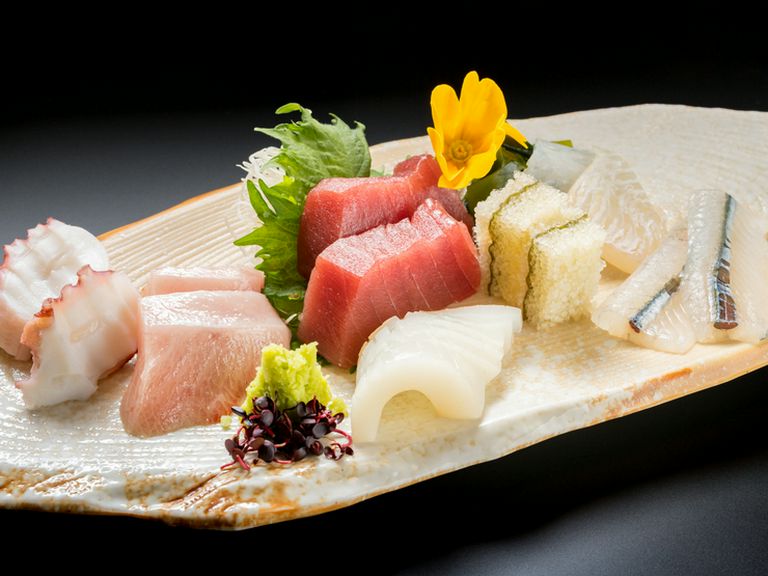 新鮮魚介のお造りや寿司を良心的な料金で満喫