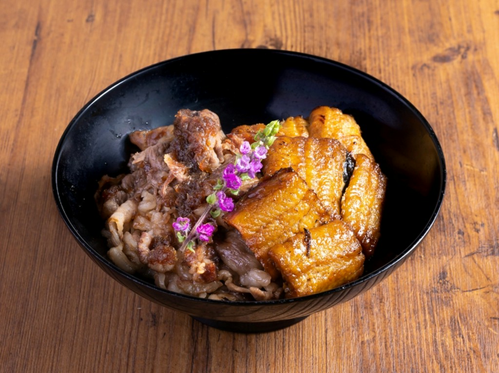 黒毛和牛と鰻の贅沢丼ぶり