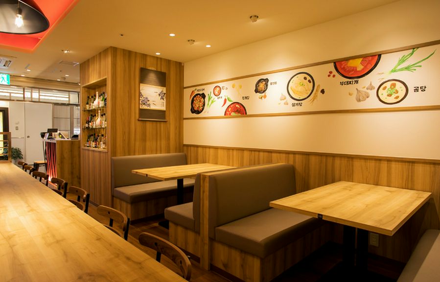 広々としたオシャレな空間で味わう、韓国料理×マッコリ