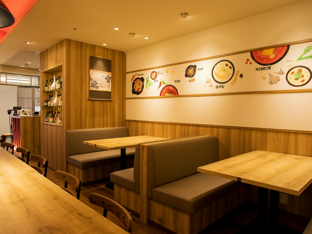 広々としたオシャレな空間で味わう、韓国料理×マッコリ