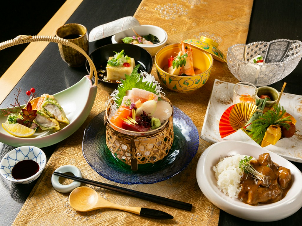 旬の素材を惜しみなく使用した『旬の懐石料理　”わかな”』