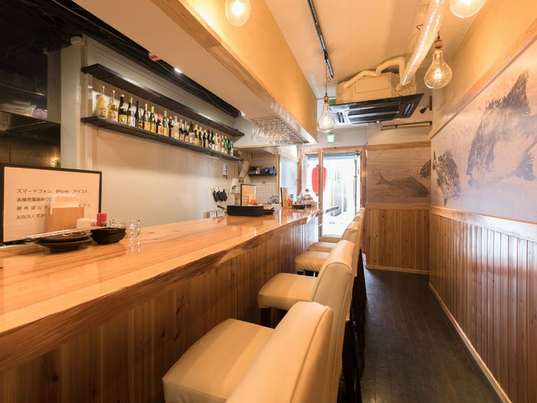 居心地の良い空間で、心ゆくまで美味しい鮮魚とお酒を堪能