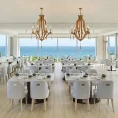 至高の眺望を誇るレストランで、優雅な時を満喫