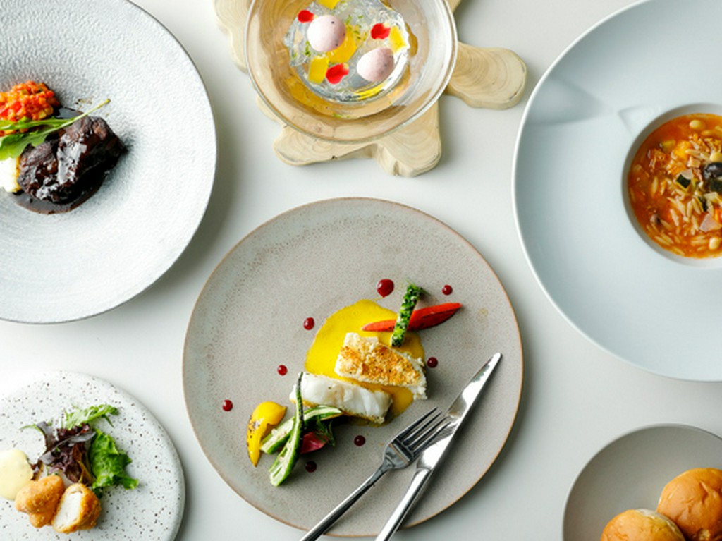 沖縄の食材と技法を取り入れた島キュイジーヌのランチ