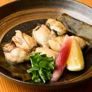 冬から春に登場。昆布の豊かな香りがふわりと広がる『能登がき昆布焼』