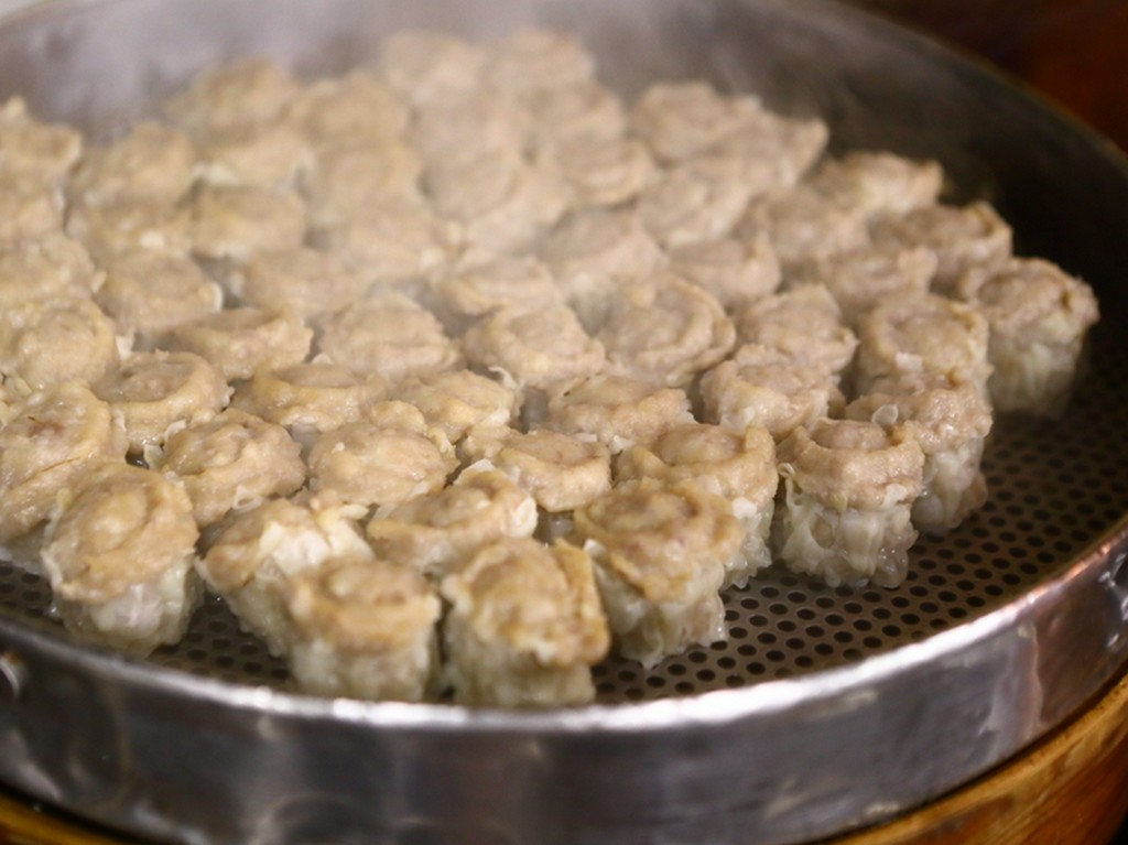 肉がギッシリ詰まって、食べ応え抜群『小洞天の名物シュウマイ』