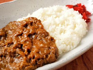 12種類のスパイスを使った本格派。日本人好みのおいしさ『手づくりチキンカレー』