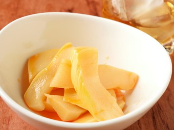 さまざまなドリンクとあわせて堪能したい『おすすめシナチク』