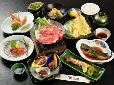 季節感豊かな日本料理から肉料理まで揃う『花コース』
