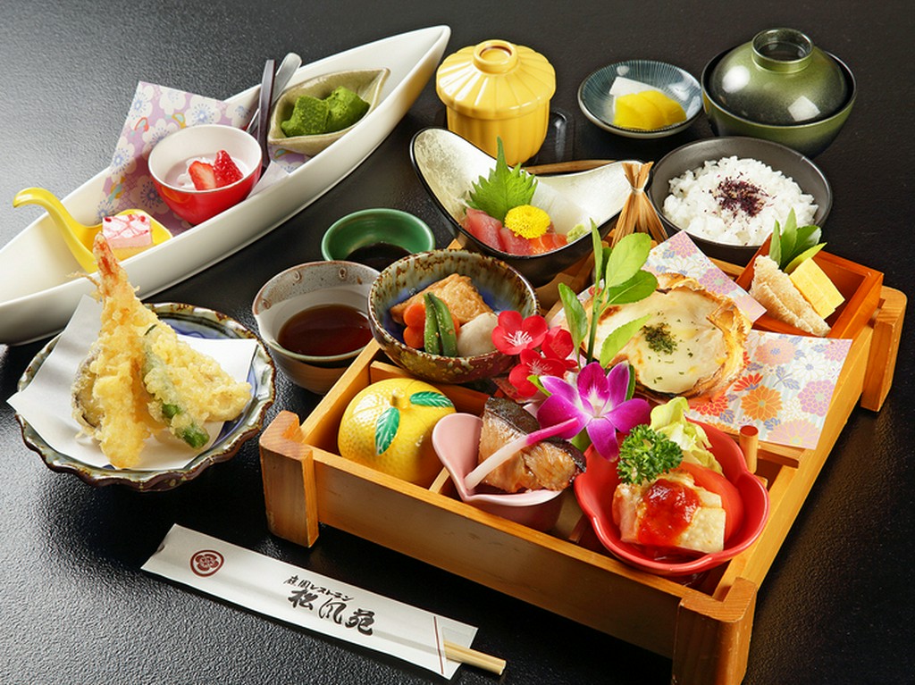 月替わりの食材をふんだんに散りばめたさまざまな料理が登場『庭園弁当（要予約・限定30食）』