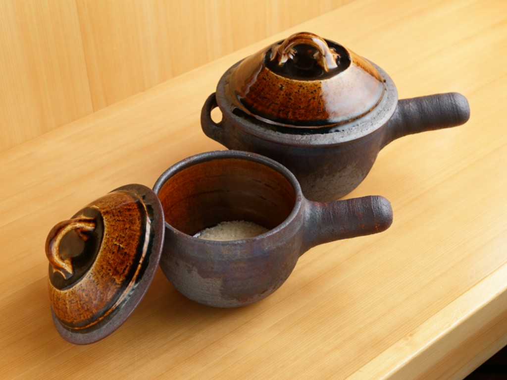 深い森で憩うような心地良さのなか、一期一会の宴を楽しめる