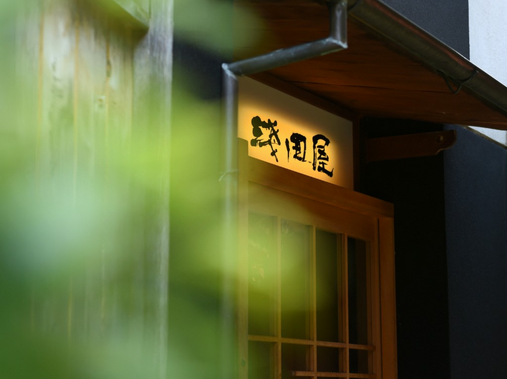 まるで「秘密基地」のような佇まいが、“非日常”に誘う