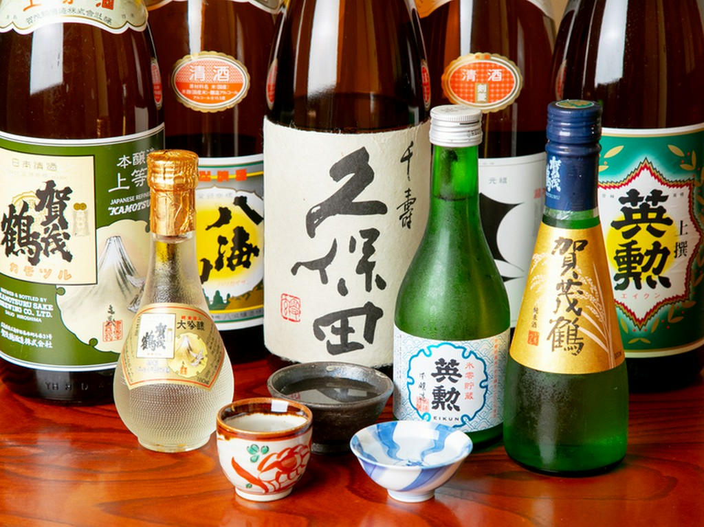 お酒は料理と相性の良い味を選びながらご提供