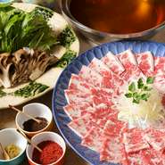 同窓会などの各種宴会に、多彩な桜肉料理が揃ったコース料理