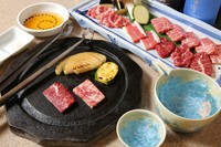 刺身とはまた一味違う美味しさ『桜焼肉・阿蘇溶岩焼』