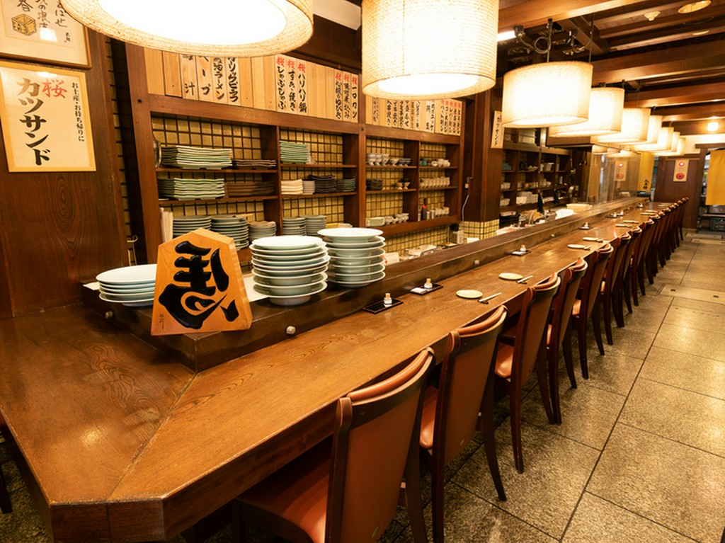 カウンター席があるので、お一人様もOK