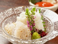職人技ならではのふわっとした食感がたまらない『鱧焼霜』