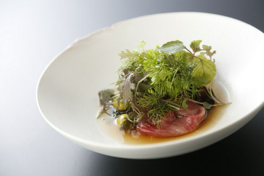 素材のおいしさを存分に味わう『佐賀牛のしゃぶしゃぶ コンソメ仕立て』