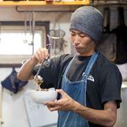 お店を支える、経験豊かな料理人