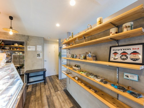 カジュアルに過ごせそう。リラックスした雰囲気の店内