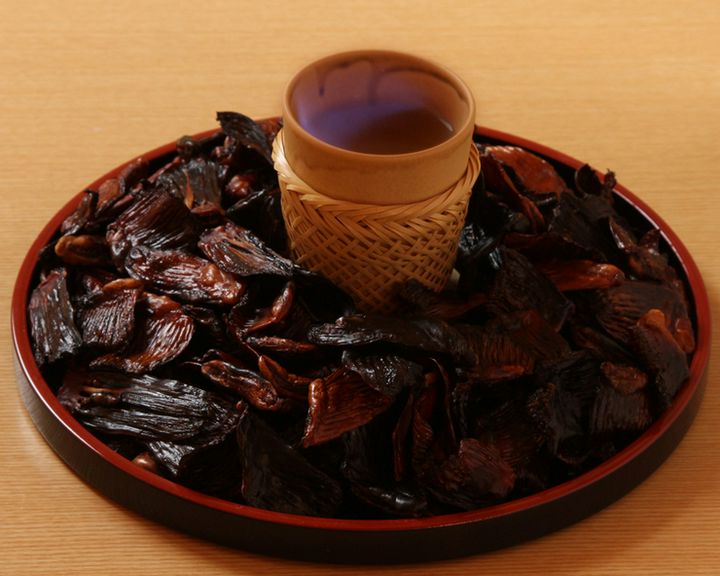 冬に旬を迎えるフグを堪能するなら外せない、芳醇なヒレ酒