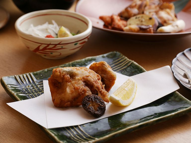 オリジナルのタレに漬け込んだ『フグの唐揚げ』