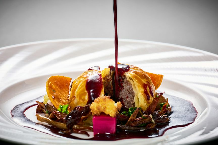 シェフの技が光る『ディナーコース』でおもてなし