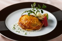 前菜、本日のスープ、選べるメイン料理、デザート、パン、コーヒー