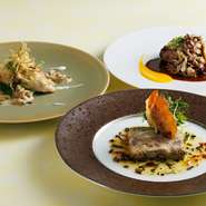 前菜、本日のスープ、選べるメイン料理、デザート、パン、コーヒー