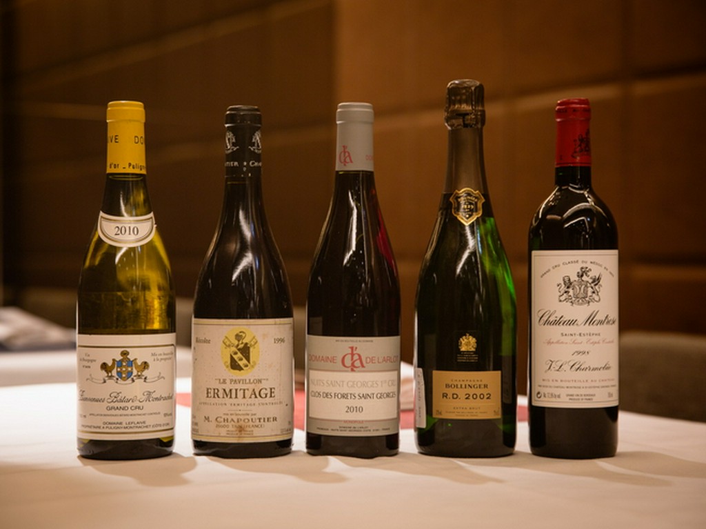 多彩に揃う黒毛和牛の旨味を引き立てるワイン